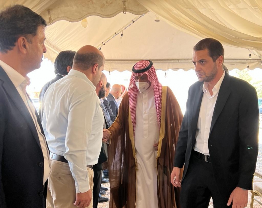 السفير السعودي لدى الاردن يقدم واجب العزاء بوفاة السفير السابق تركي حديثة الخريشا