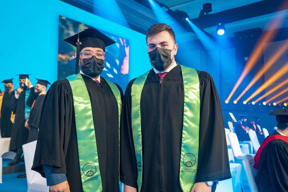 حميد النعيمي يشهد حفل تخريج الفوج الثاني من الدفعة 32 من عام الخمسين في جامعة عجمان