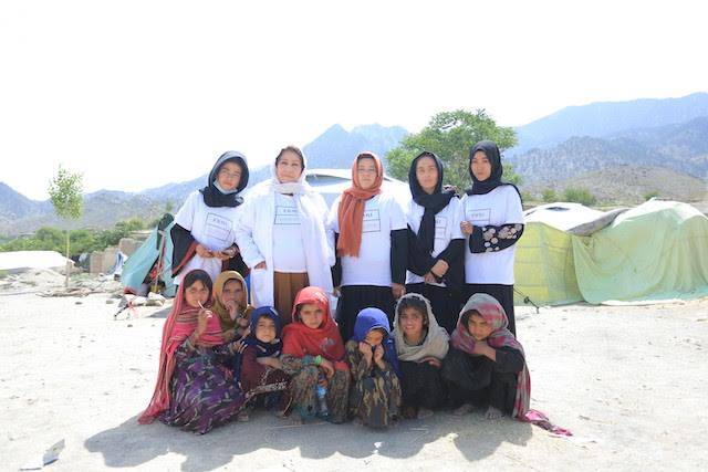 مبادرة الشيخة فاطمة بنت محمد بن زايد تقدم مساعدات لآلاف المتضررين من زلزال أفغانستان