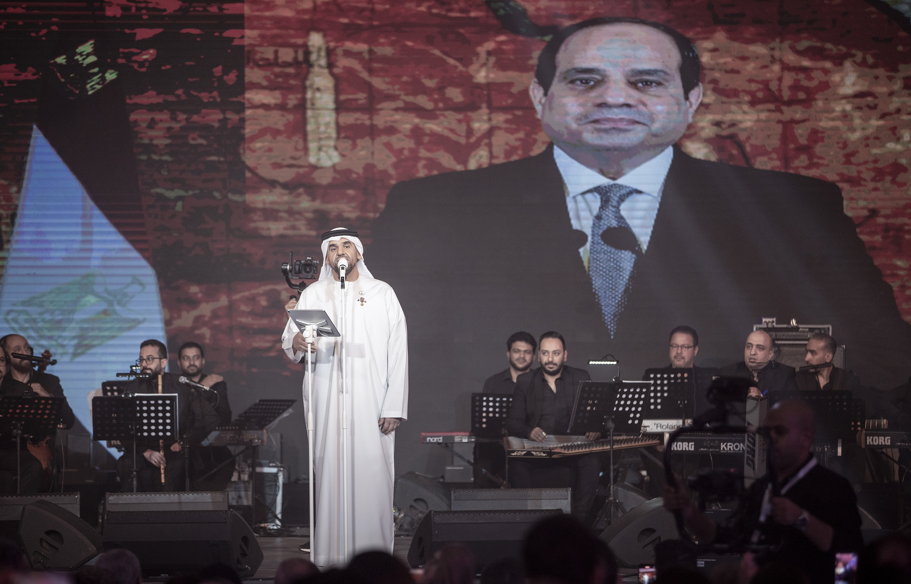 حسين الجسمي يحتفل بذكرى ثورة 30 يونيو مع الجمهور المصري في القاهرة