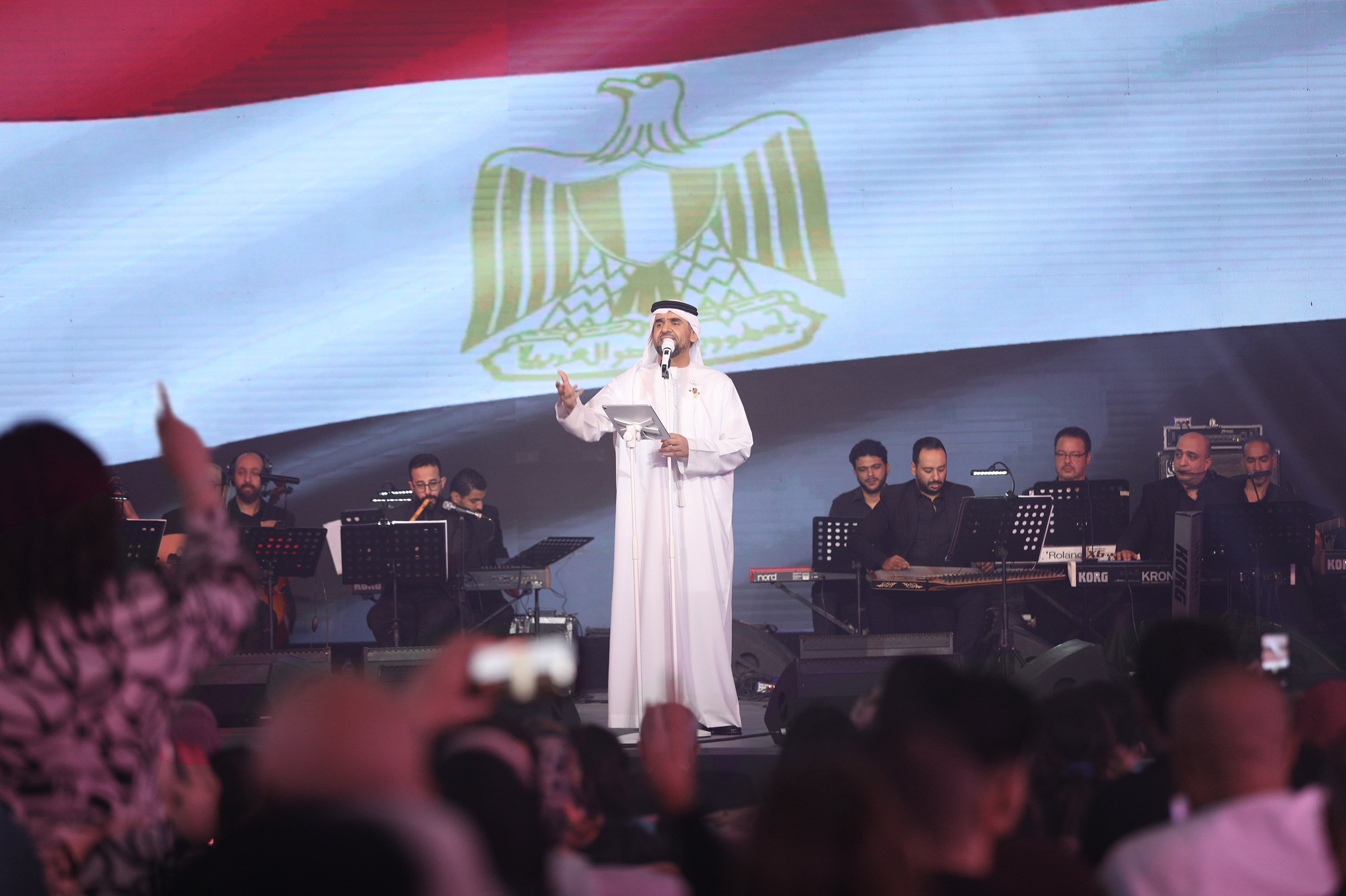 حسين الجسمي يحتفل بذكرى ثورة 30 يونيو مع الجمهور المصري في القاهرة