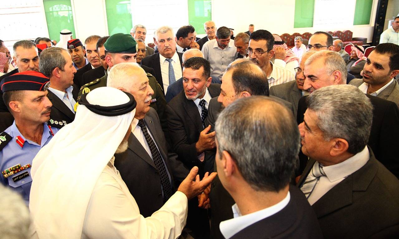 رئيس الديوان الملكي ينقل تعازي الملك إلى ذوي شهداء الواجب بحادثة العقبة