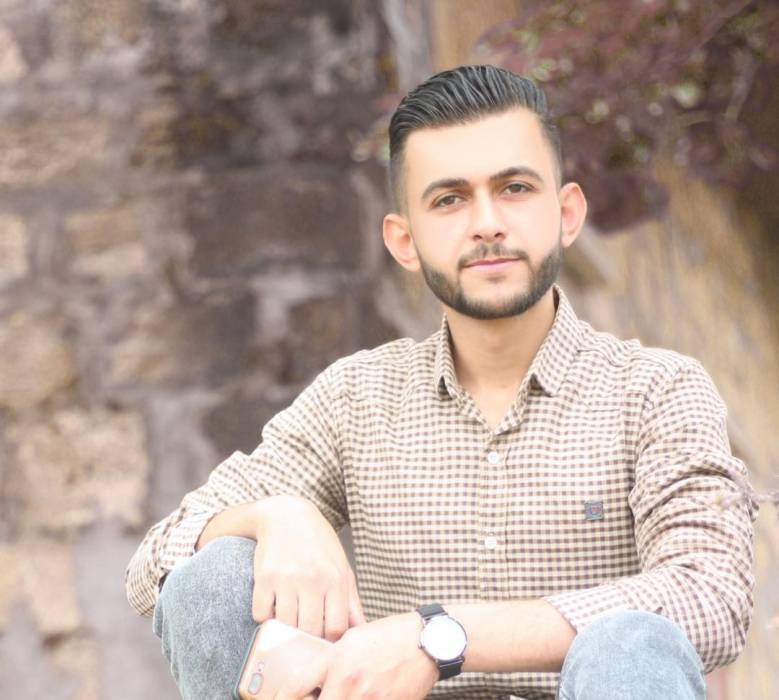 الناشط الاجتماعي جهاد قالوشة يكشف أضرار مواقع التواصل الاجتماعي