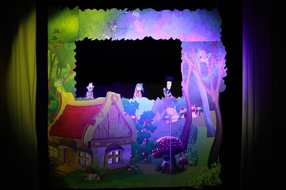 منتسبو ربع قرن في الشارقة يتألقون في المسرح وفنون العرض