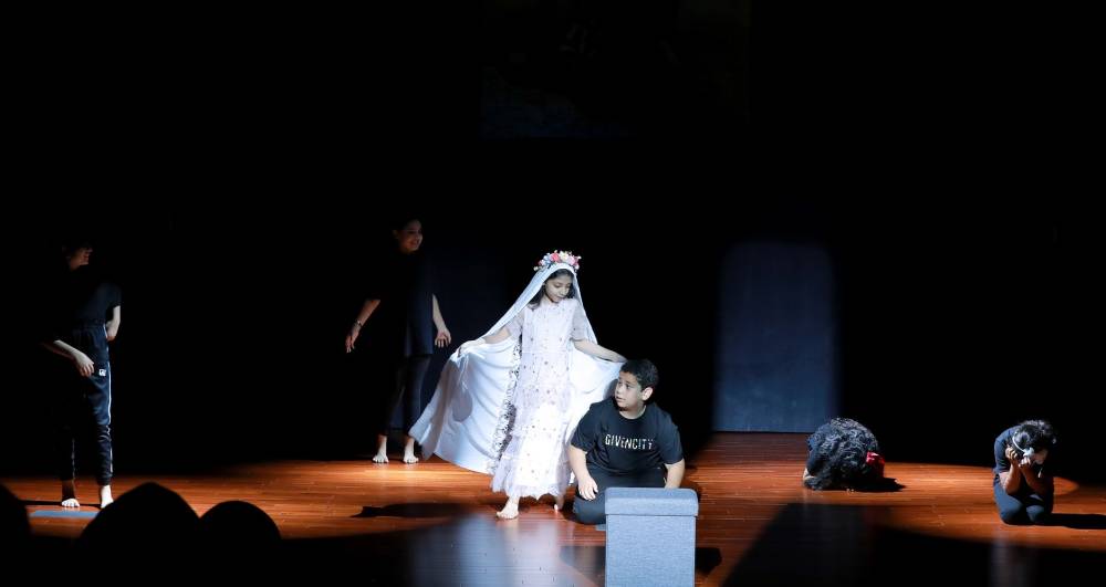 منتسبو ربع قرن في الشارقة يتألقون في المسرح وفنون العرض