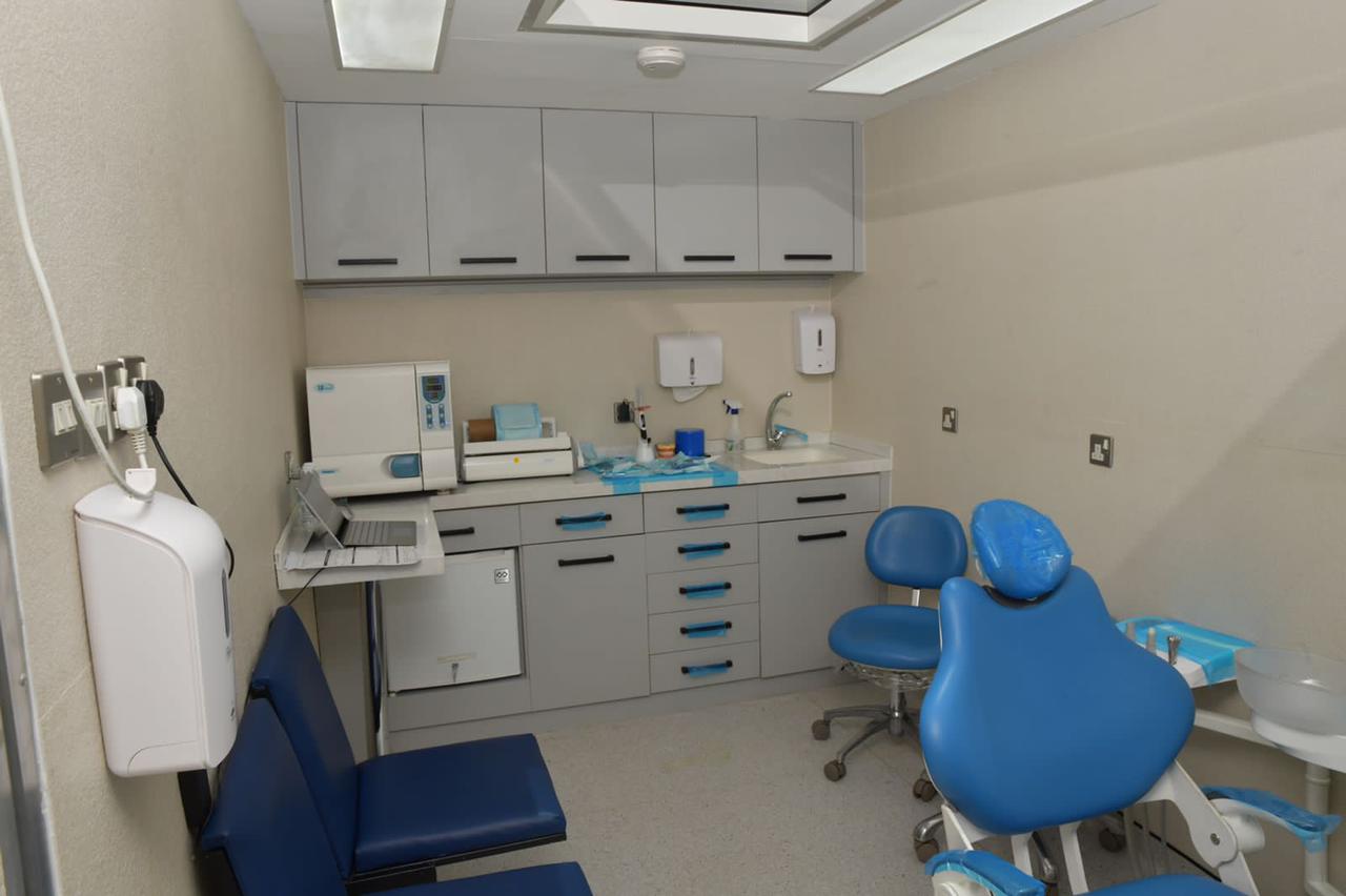 الصحة السعودية تقدم خدمة عيادة الأسنان المتنقلة عند المسجد الحرام