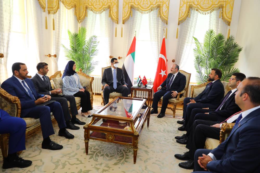 الإمارات وتركيا تبحثان سبل تعزيز العلاقات الاستراتيجية وفرص التعاون والاستثمار في مجال الطاقة والصناعة والتكنولوجيا المتقدمة والبنية التحتية