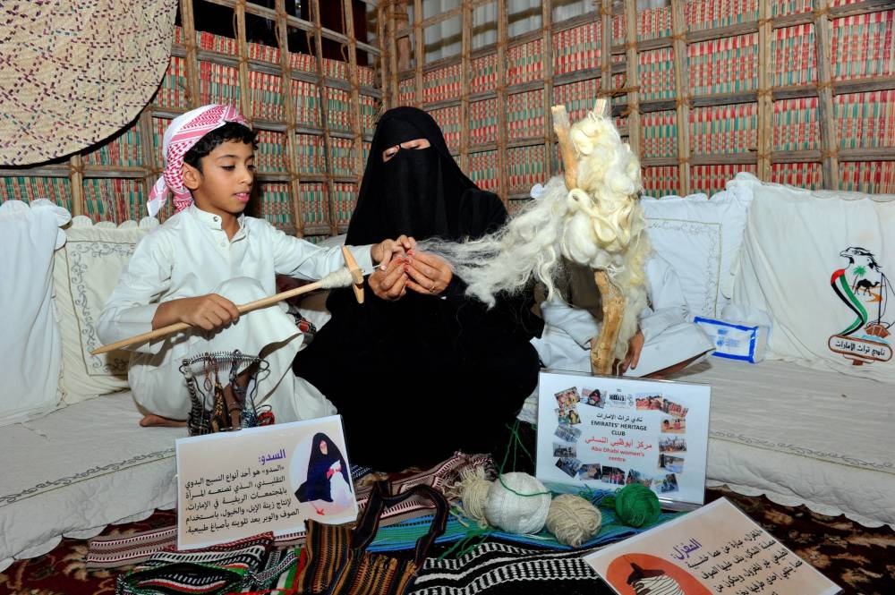 نادي تراث الإمارات يشارك في مهرجان ليوا للرطب