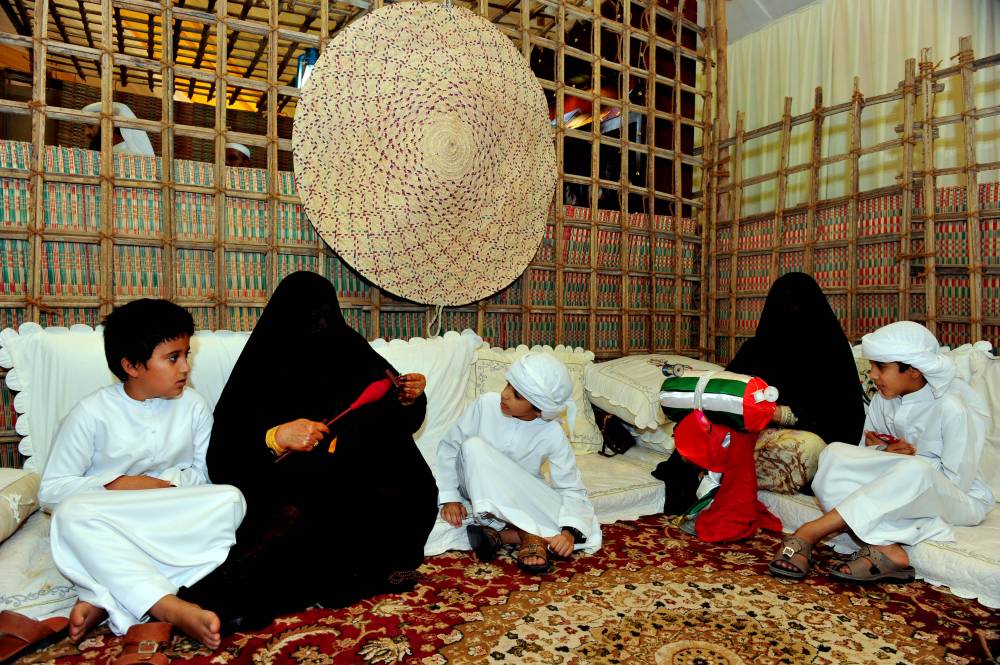 نادي تراث الإمارات يشارك في مهرجان ليوا للرطب