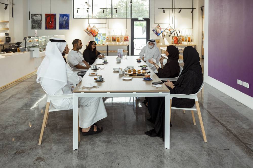 هالة بدري تطلع على إبداعات أصحاب الهمم في استوديو مواهب