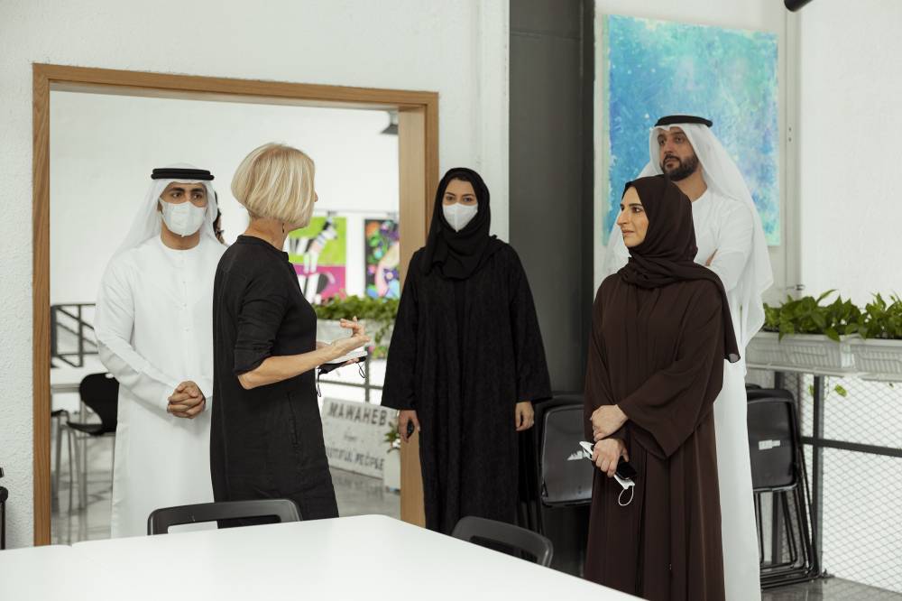 هالة بدري تطلع على إبداعات أصحاب الهمم في استوديو مواهب