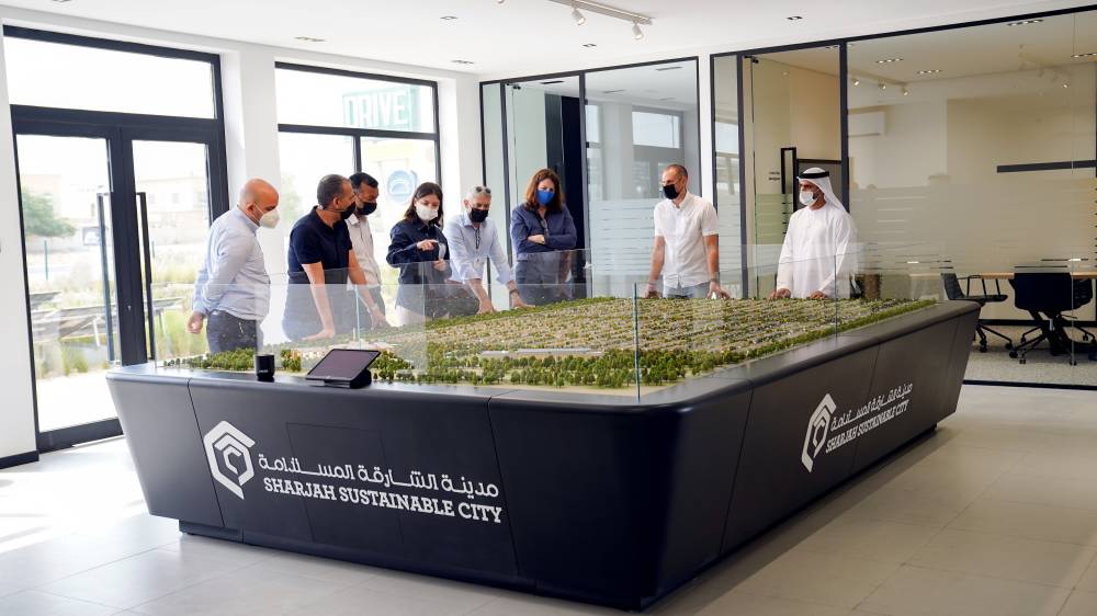 مدينة الشارقة المستدامة تستقبل وفداً من إدارة الجامعة الأمريكية في الشارقة