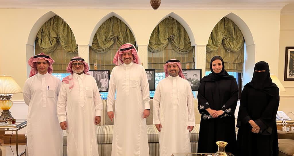 السديري يقيم مأدبة غداء للمشرف العام على البرنامج  السعودي لتنمية الاعمار في اليمن