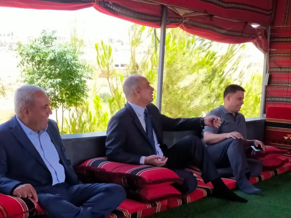 المدير العام للمؤسسة التعاونية عبدالفتاح ال خطاب يفتتح مبنى جمعية نساء نحو القمة التعاونية في قضاء منشية بني حسن 