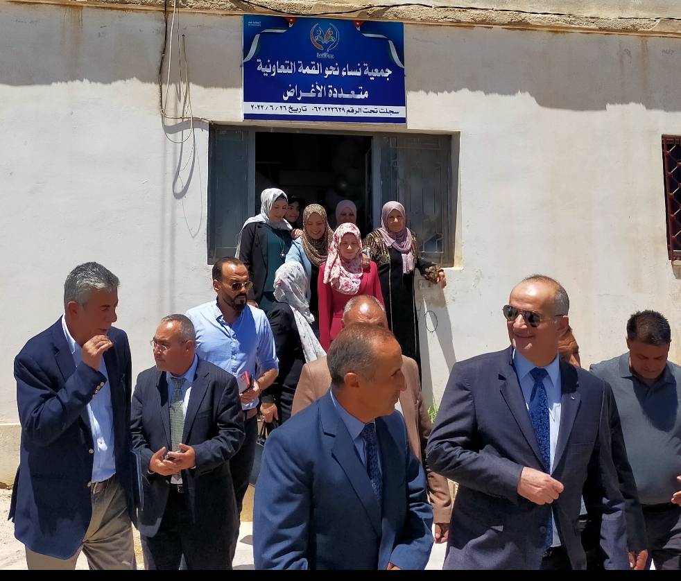 المدير العام للمؤسسة التعاونية عبدالفتاح ال خطاب يفتتح مبنى جمعية نساء نحو القمة التعاونية في قضاء منشية بني حسن 