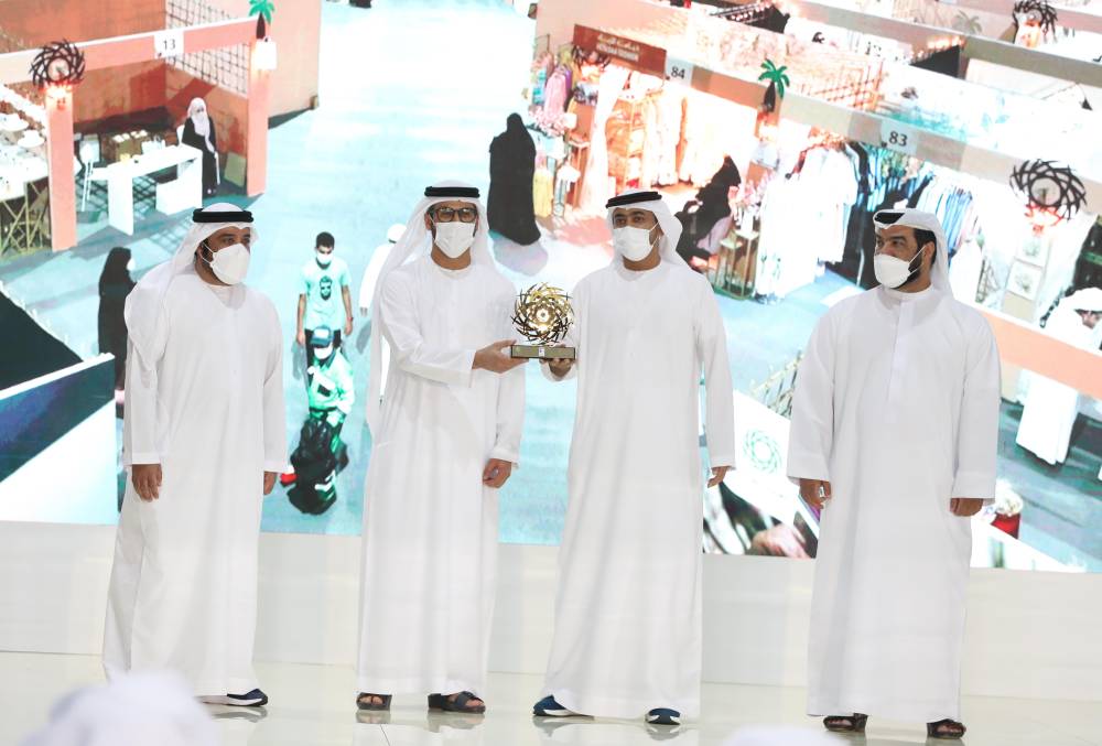 مهرجان ليوا للرطب بدورته 18 يكرم الجهات الراعية والداعمة والمشاركة