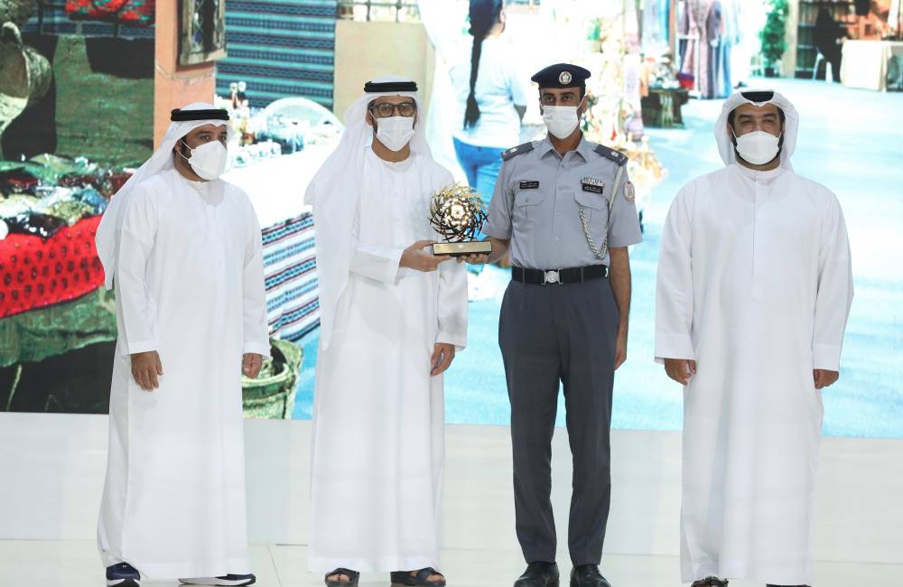 مهرجان ليوا للرطب بدورته 18 يكرم الجهات الراعية والداعمة والمشاركة