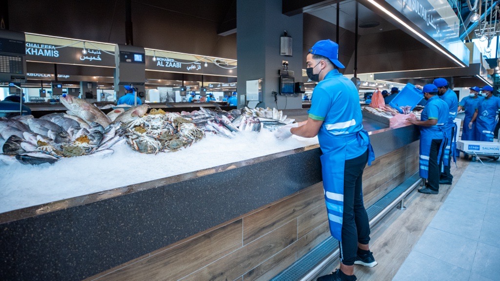 دائرة البلديات والنقل تفتتح مبنى سوق السمك الجديد ضمن مشروع تطوير ميناء زايد في مدينة أبوظبي
