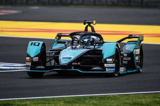 الاقتراب من حسم لقب الموسم الثامن من بطولة العالم إيه بي بي فورمولا إي