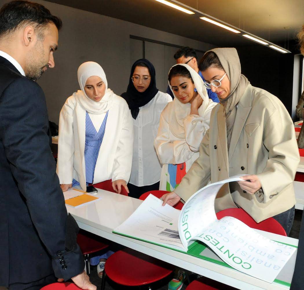 معالي نورة بنت محمد الكعبي تزور معهد مارانجوني في ميلانو