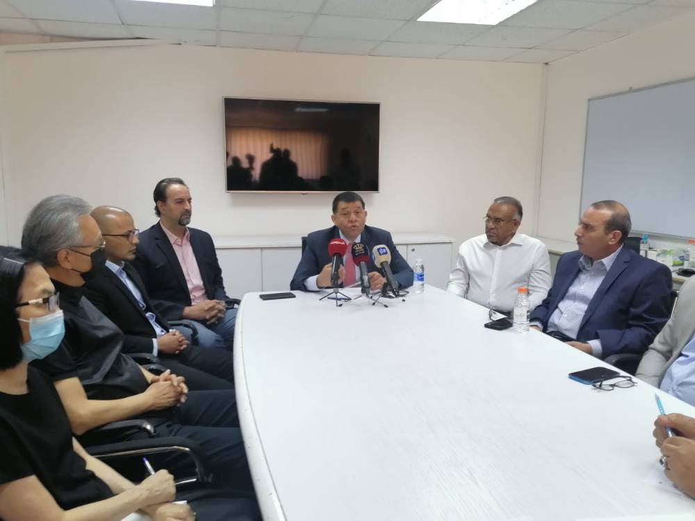 وزير العمل:  اتفاق بخصوص احد مصانع الألبسة المهدد بالإغلاق في الكرك بعد توفير استثمار جديد وفرص عمل جديد والحفاظ على 700‪ فرصة عمل