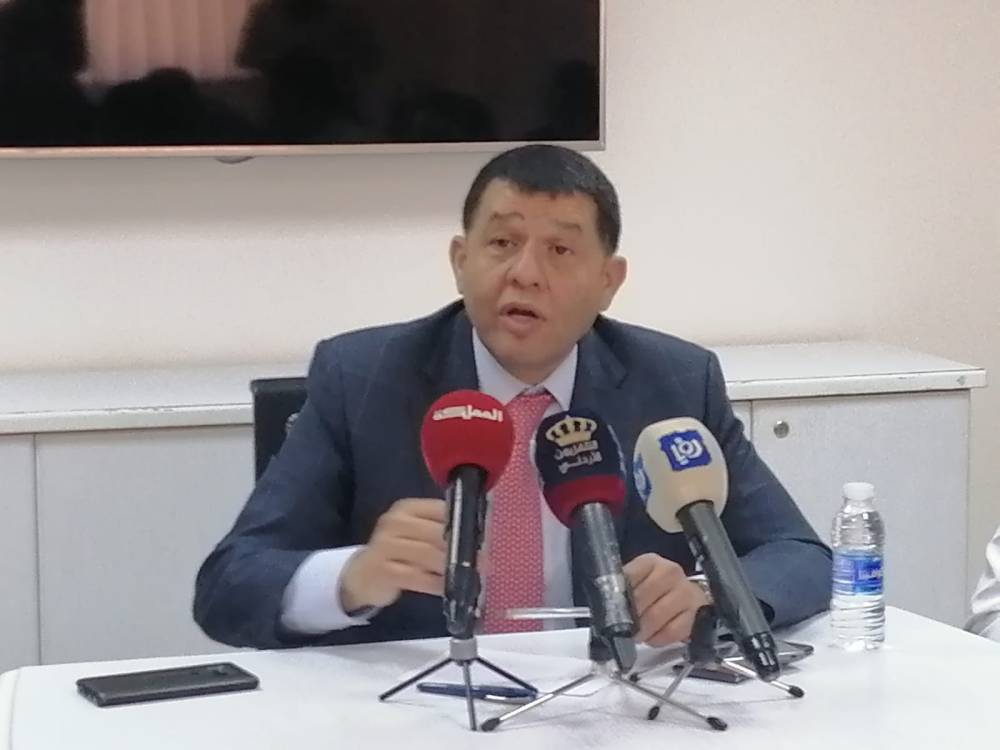 وزير العمل:  اتفاق بخصوص احد مصانع الألبسة المهدد بالإغلاق في الكرك بعد توفير استثمار جديد وفرص عمل جديد والحفاظ على 700‪ فرصة عمل