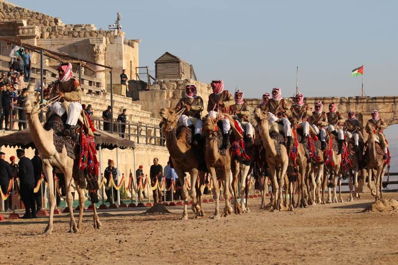 النجار تكرم الفرسان  مجموعة قيادة المراسم تعرض فنون الفروسية والهجن في جرش