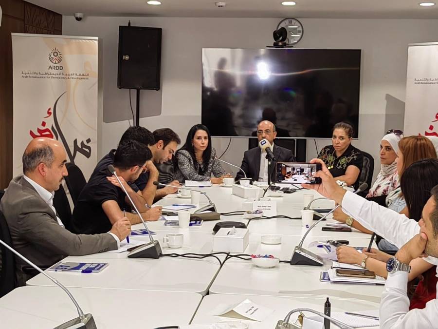 منظمات: إلغاء وزارة العمل يخلق فوضى بالبرامج والسياسات