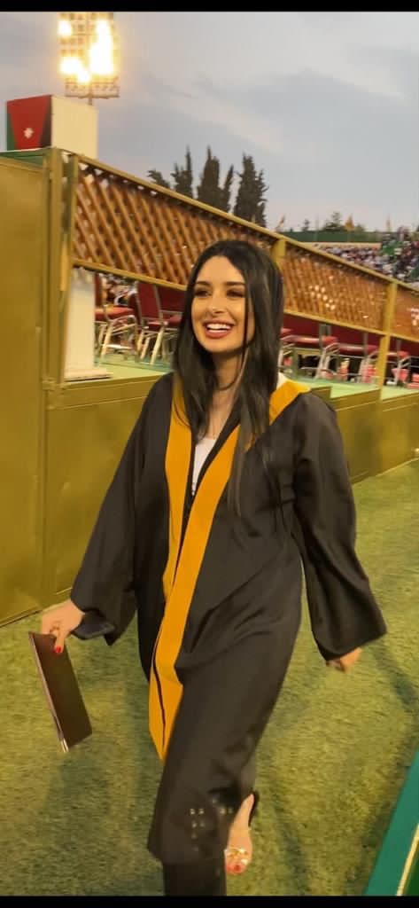 ديانا علي الفريحات مبارك التخرج