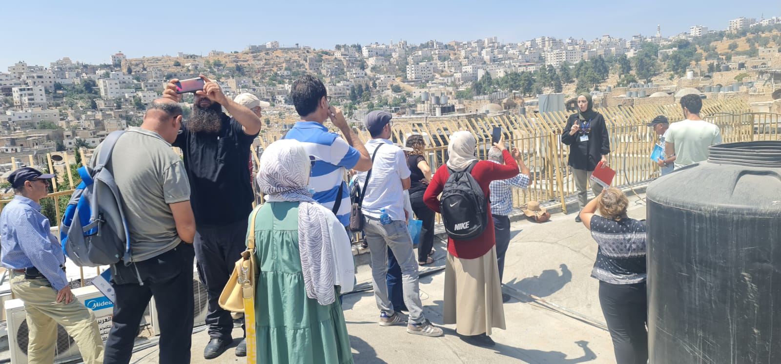 إدلاء سياحيين يؤكدون على أهمية مدينة الخليل كعنصر جذب سياحي وطبيعي