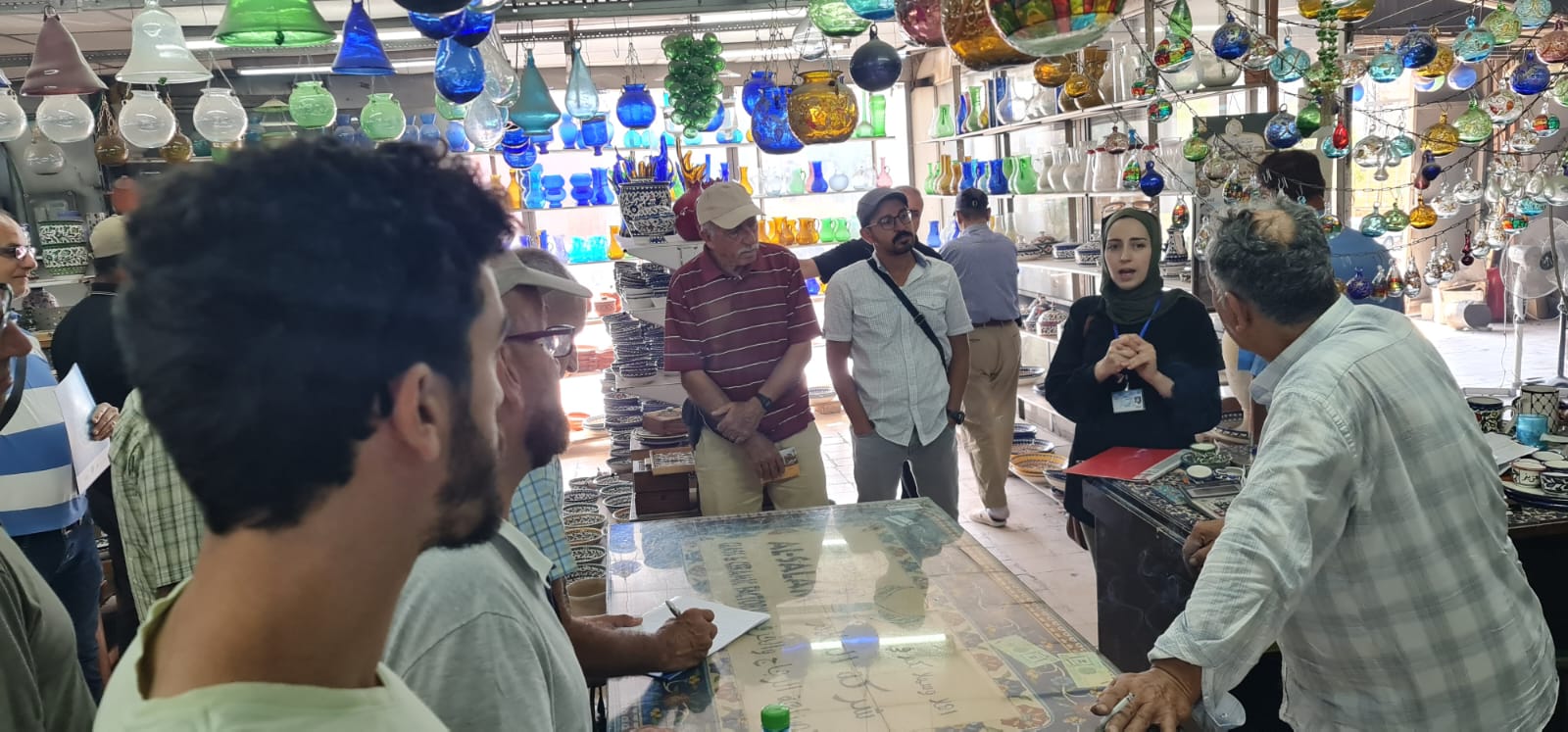 إدلاء سياحيين يؤكدون على أهمية مدينة الخليل كعنصر جذب سياحي وطبيعي