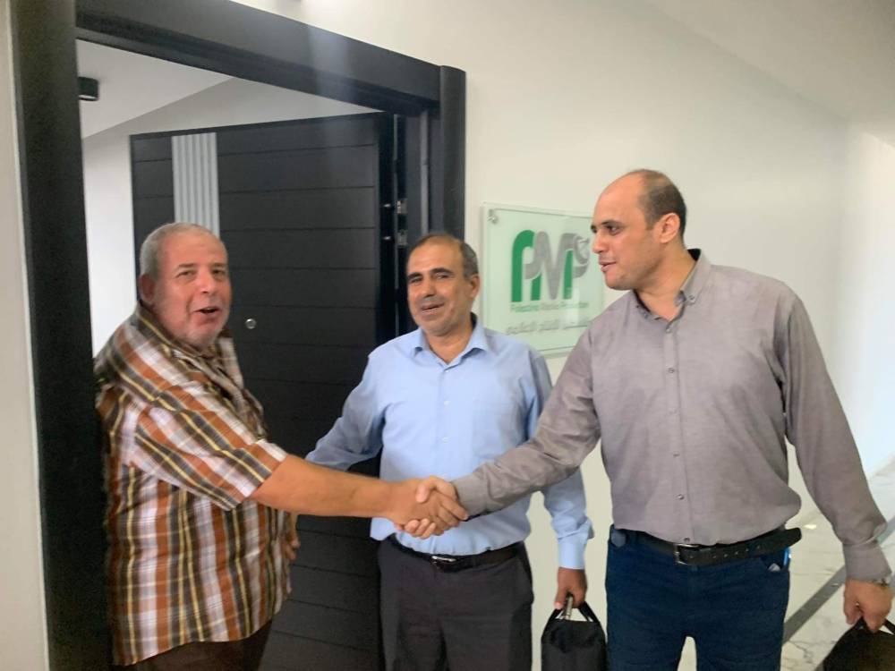 نقابة الصحفيين الفلسطينيين  تؤازر الزملاء أثناء تغطيتهم العدوان على غزة وتقدم بعض المستلزمات لهم