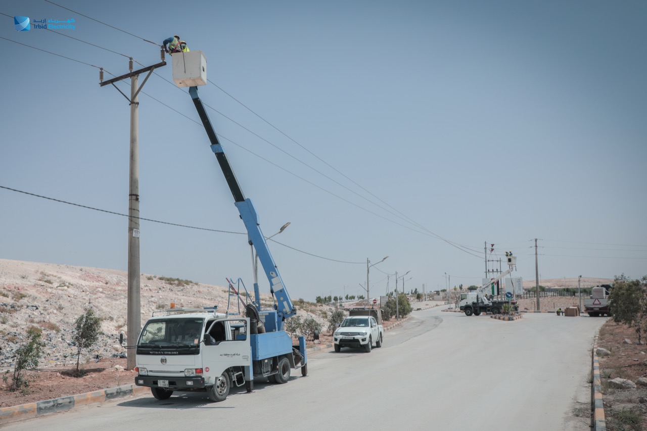 كهرباء إربد تنفذ مشروع عزل شبكة الجهد المتوسط في منطقة الأكيدر