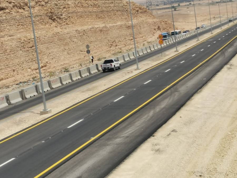 الاشغال تنهي اعمال إعادة تأهيل الجزء الايسر من طريق الكرك  القطرانة