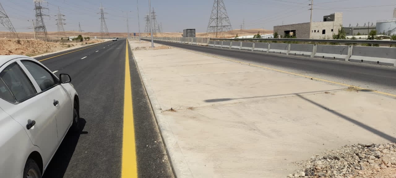 الاشغال تنهي اعمال إعادة تأهيل الجزء الايسر من طريق الكرك - القطرانة