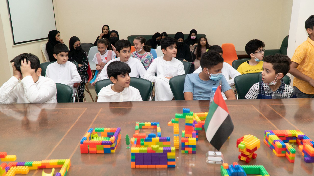 جمعية الإمارات للمحامين والقانونين بالتنسيق مع المعهد العالي للتدريب القانوني ينفذ برنامج تدريبيا للأطفال خلال الإجازة الصيفية