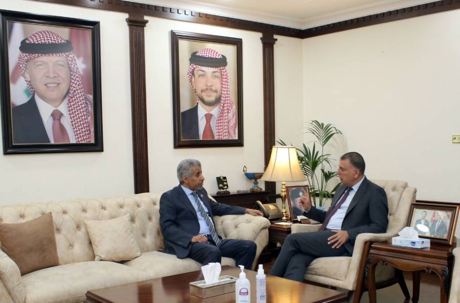 الفراية يبحث مع أمين عام مجلس وزراء الداخلية العرب أوجه التعاون الأمني العربي المشترك