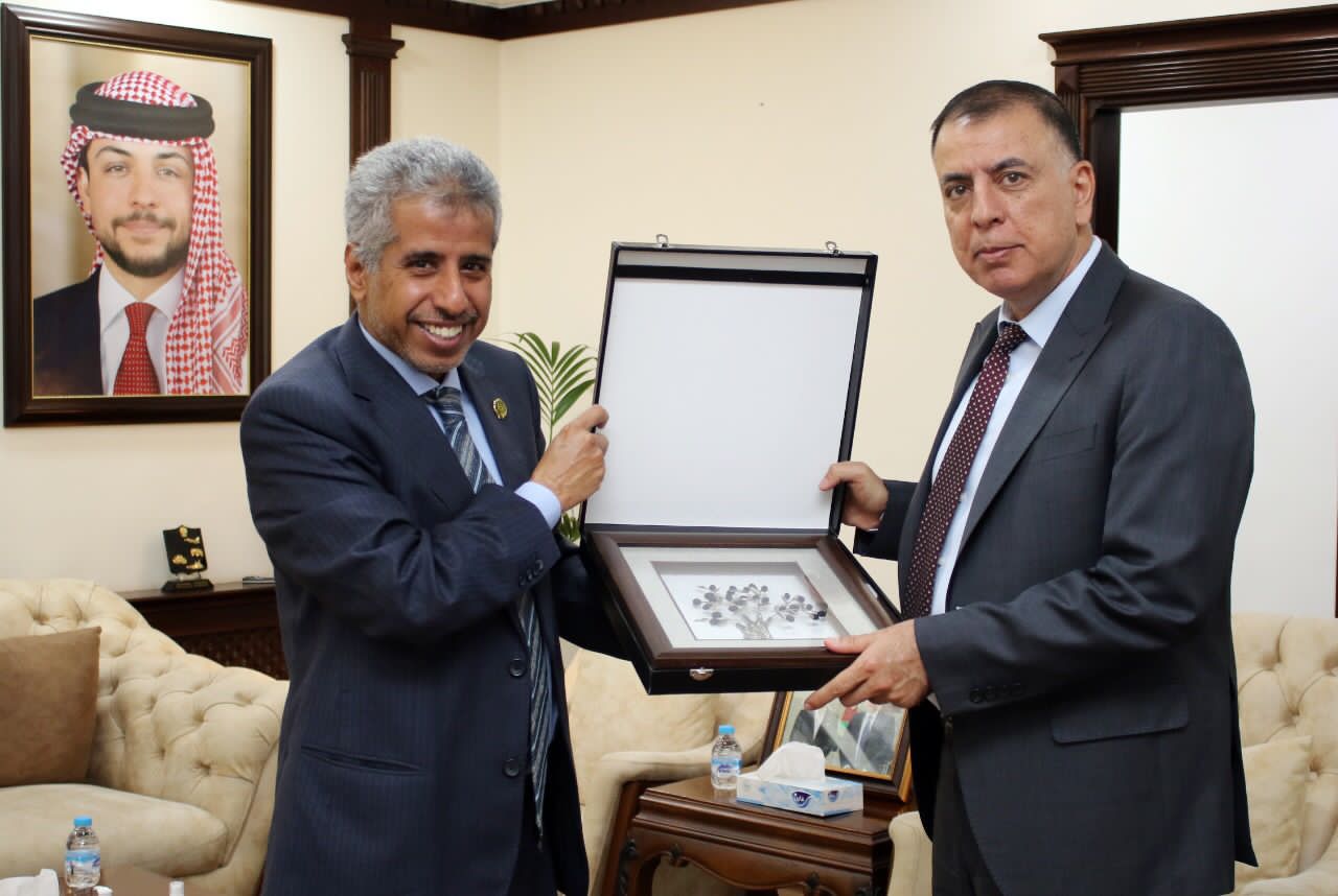 الفراية يبحث مع أمين عام مجلس وزراء الداخلية العرب أوجه التعاون الأمني العربي المشترك