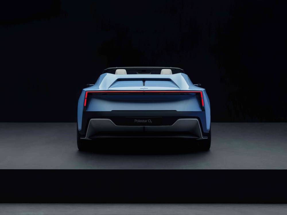     Polestar  تعلن إنتاج سيارة رودستر كهربائية تحت إسم (Polestar 6)   