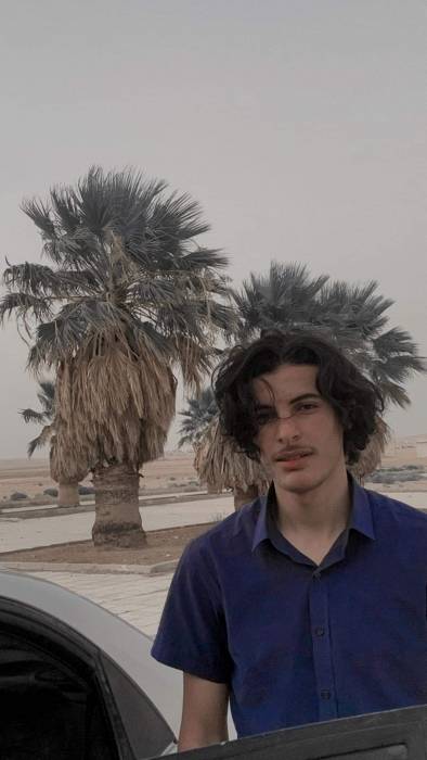 الحاج خليف الحردان( ابو هيثم )  وابنائه يهنؤن ابناء العمومه بمناسبة نجاحهم بالثانويه العامه