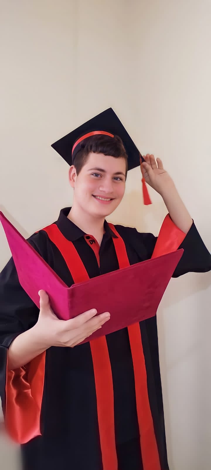 اسرة جوهرة العرب الاخباري تهنئ محمد خالد وعل بنجاح شبله خالد وعل بالثانوية العامة_ فيديو