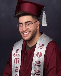 صندوق حياة للتعليم يتكفل بدراسة الطالب صالح حمدان المعروف باسم فتى الزرقاء في الجامعة