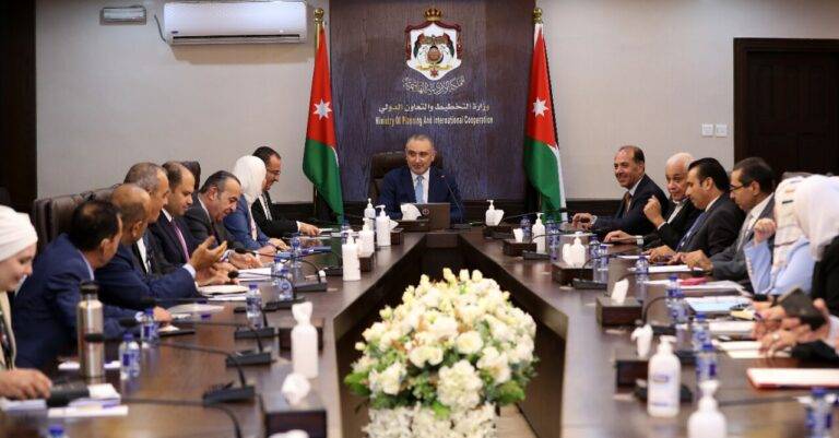 الحكومة تبدأ بإعداد البرنامج التنفيذي لرؤية التحديث الاقتصادي