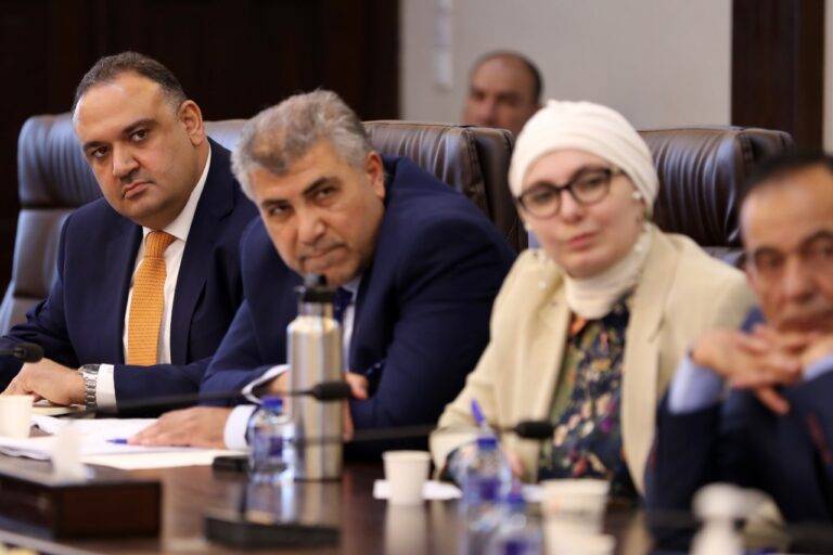 الحكومة تبدأ بإعداد البرنامج التنفيذي لرؤية التحديث الاقتصادي