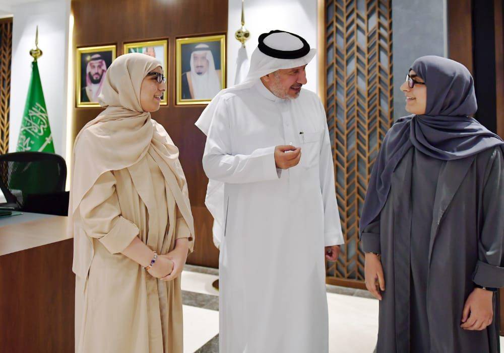 بعد 15 عاما من عملية فصلهما.. الربيعة يلتقي التوأم السيامي العُماني صفا ومروة   