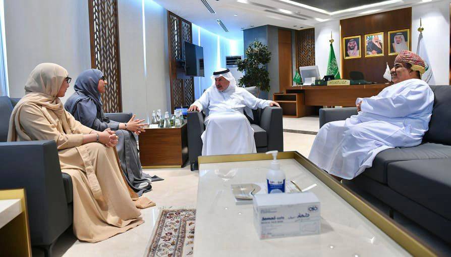 بعد 15 عاما من عملية فصلهما.. الربيعة يلتقي التوأم السيامي العُماني صفا ومروة   