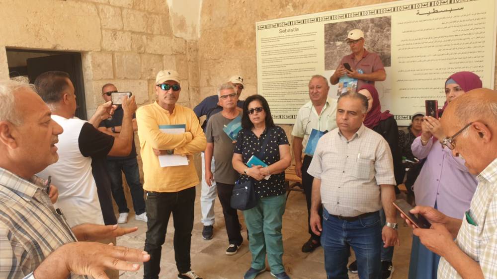 فلسطين   جولة ميدانية لإدلاء سياحيين في بلدة سبسطية