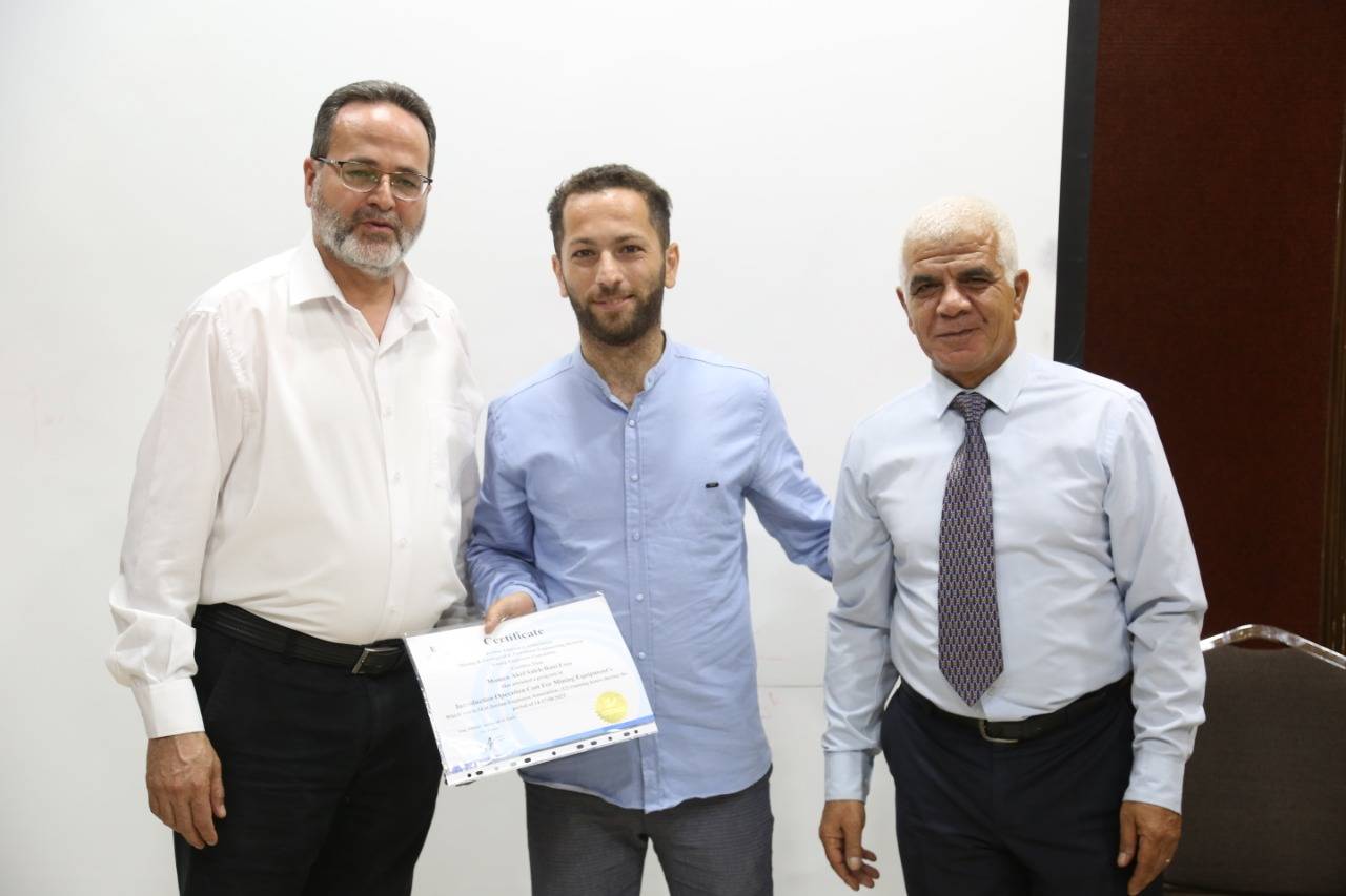 تخريج المشاركين في دورة المناجم والتعدين بعنوان تكلفة تشغيل معدات التعدين