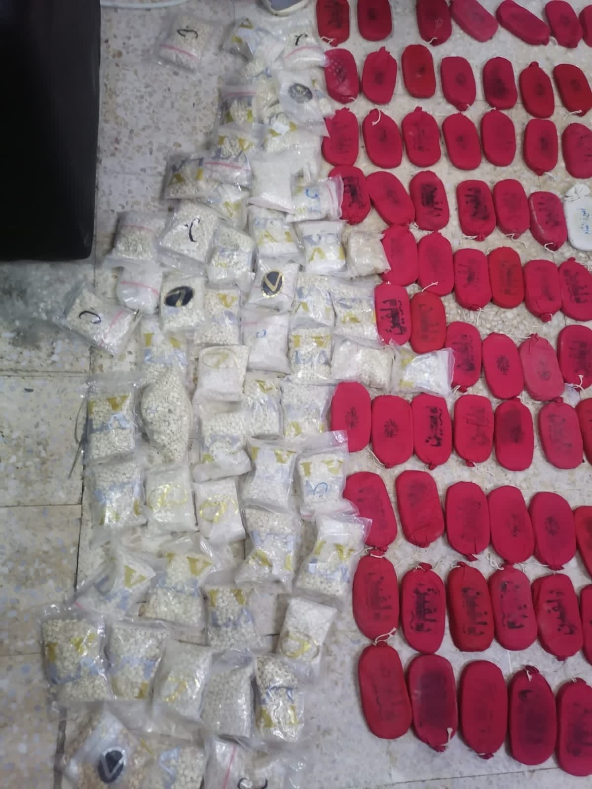 عملية نوعية جديدة لمكافحة المخدرات تفضي لضبط كميات ضخمة من الحبوب ومادة الحشيش المخدرة