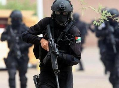 الأمن : محاولات تضليل الرأي العام من قبل تجار المخدرات ومعاونيهم لن تثني القوة الأمنية في الرويشد عن ملاحقتهم